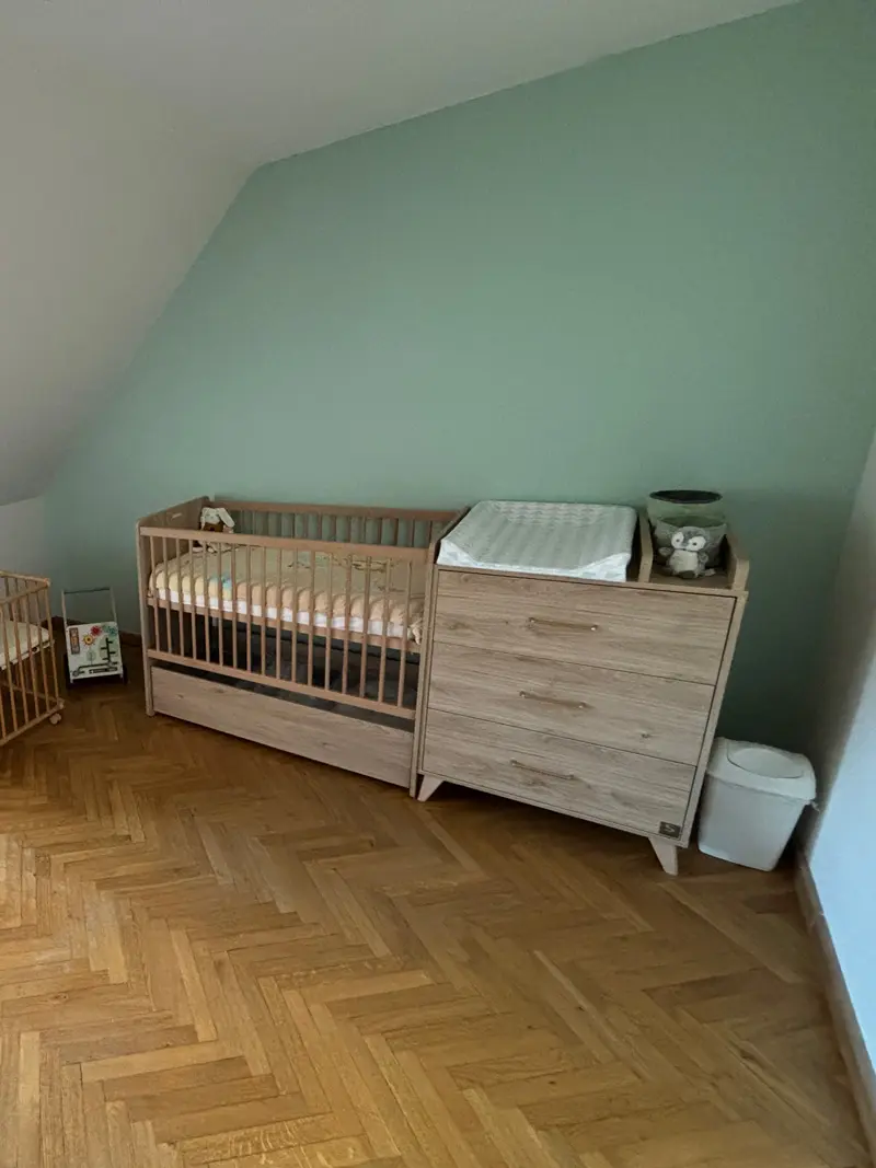 Photo mise en peinture d'une chambre d'enfant